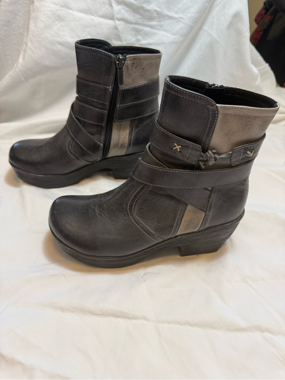 Jafa Gray Leather Boots - Size 37 US 7